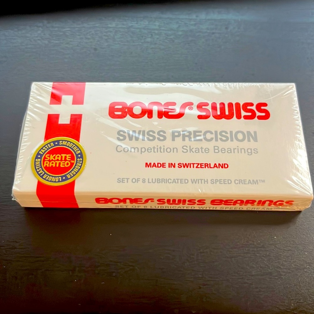 Brand new skateboard Bones Swiss bearings. Value close to 100$ in store.